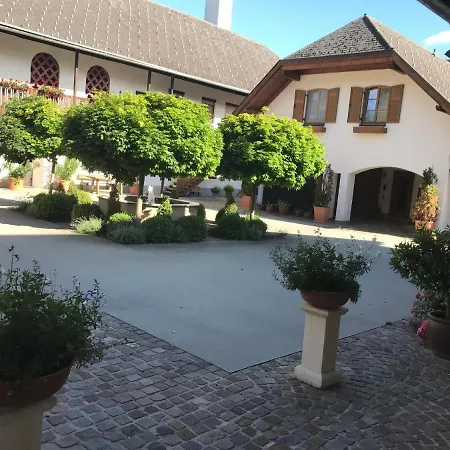 Apartment Stylische Gartenwohnung Mit Bergblick
