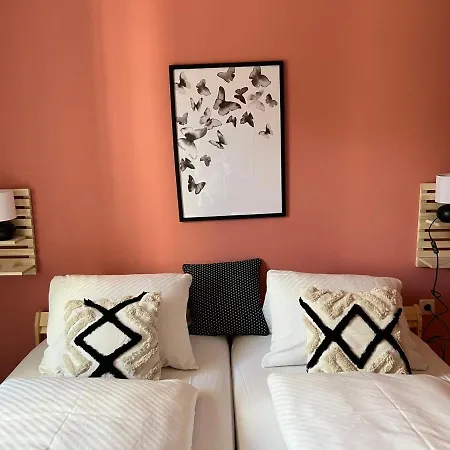 Stylische Gartenwohnung Mit Bergblick Smihel nad Pliberkom