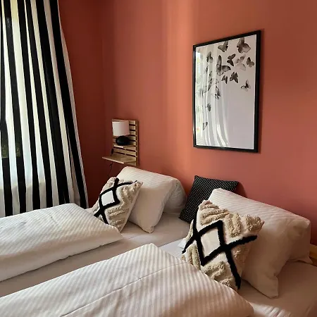 Stylische Gartenwohnung Mit Bergblick Smihel nad Pliberkom