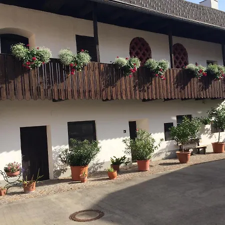 Stylische Gartenwohnung Mit Bergblick Apartment *