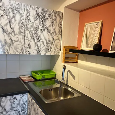 Stylische Gartenwohnung Mit Bergblick Appartement