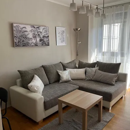 Stylische Gartenwohnung Mit Bergblick