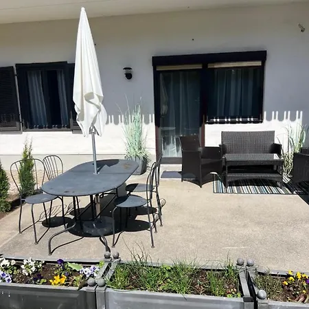 Stylische Gartenwohnung Mit Bergblick Apartament Smihel nad Pliberkom