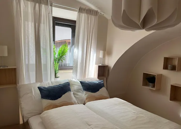 Stylische Gartenwohnung Mit Bergblick Apartament