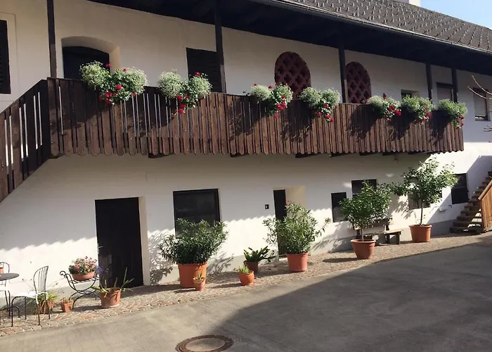 Stylische Gartenwohnung Mit Bergblick Apartament *