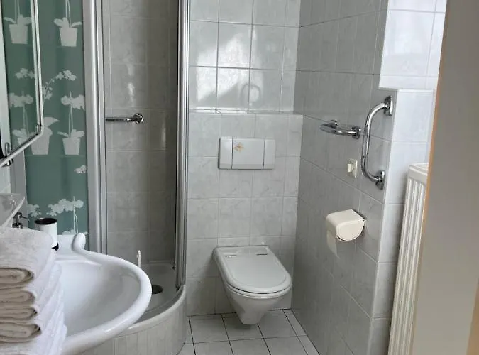 Stylische Gartenwohnung Mit Bergblick דירה