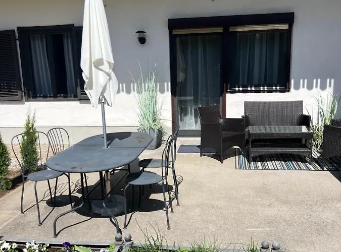 Stylische Gartenwohnung Mit Bergblick דירה Smihel nad Pliberkom